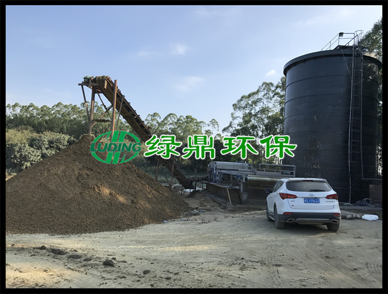 福建洗沙泥漿帶式壓濾機(jī)安裝現(xiàn)場 2
